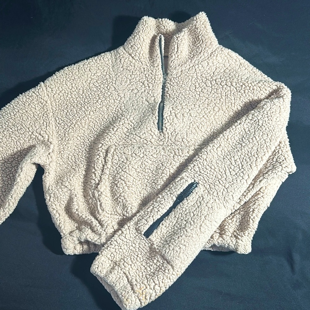 Cropped Sherpa Half Zip with Zipper Pocket Details